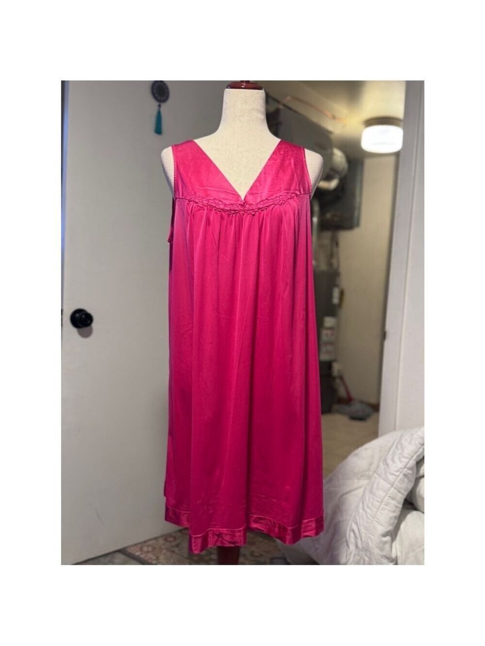 Vintage Vanity Fair gown red sleeveless size med USA - Picture 1 of 12
